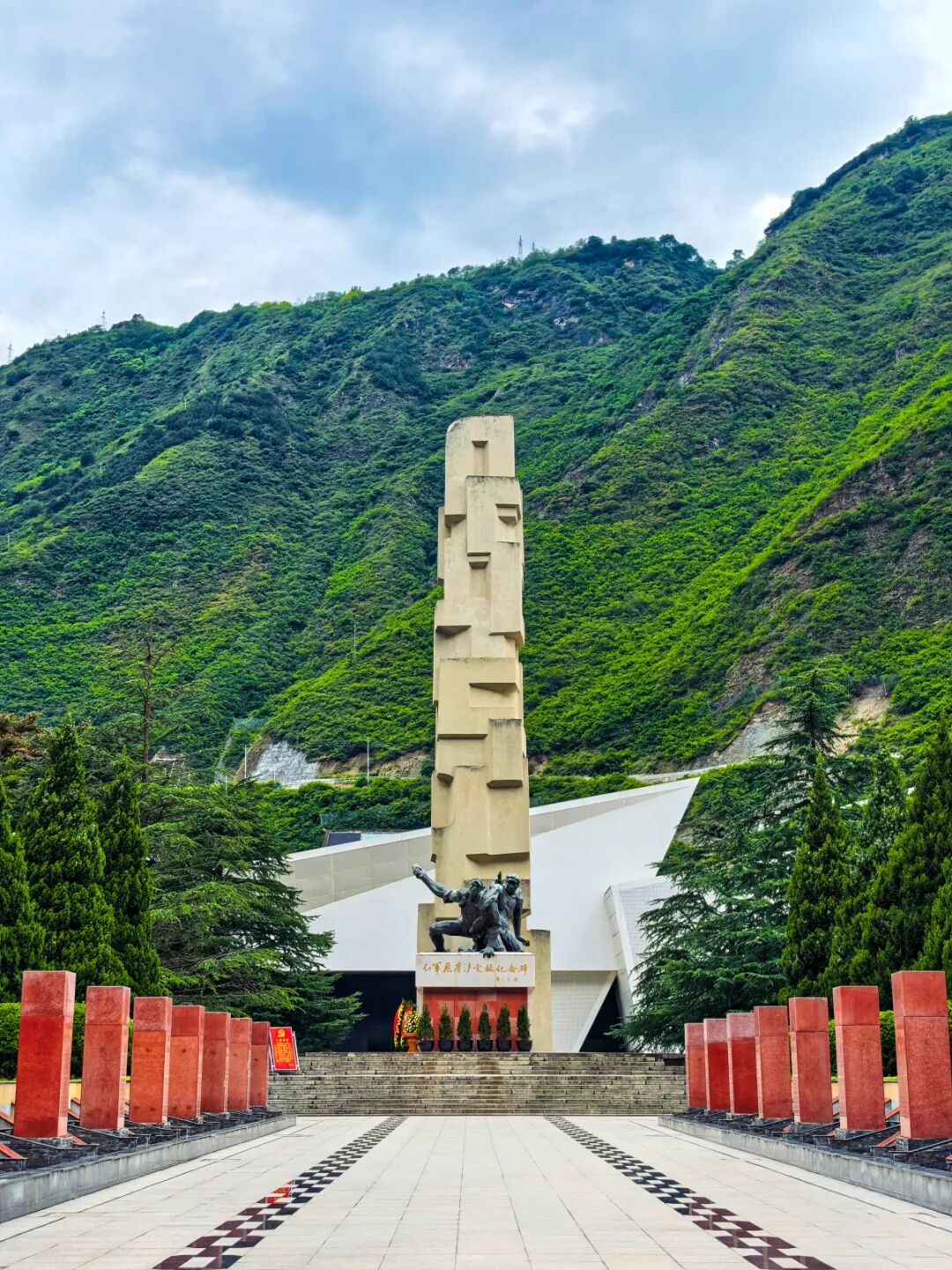 图片3：飞夺泸定桥纪念碑特写.jpg